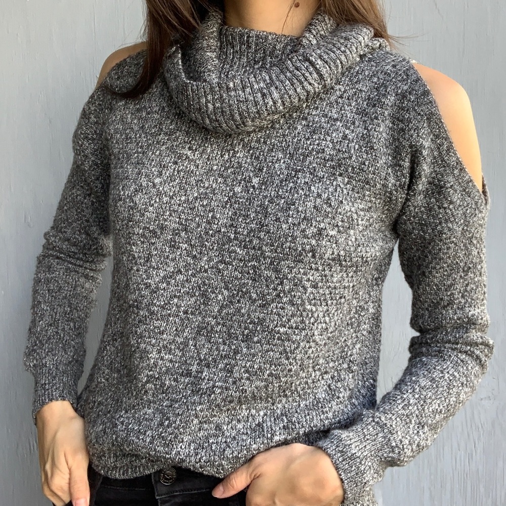 Hollister Gray Speckled Sweater